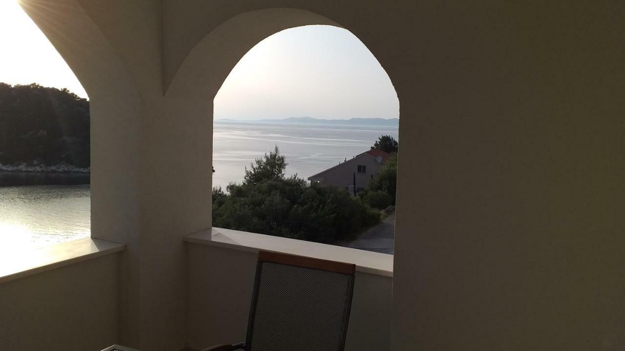 Apartment Zaklopatica Lastovo Bagian luar foto