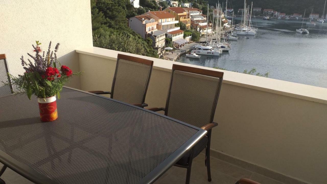 Apartment Zaklopatica Lastovo Bagian luar foto