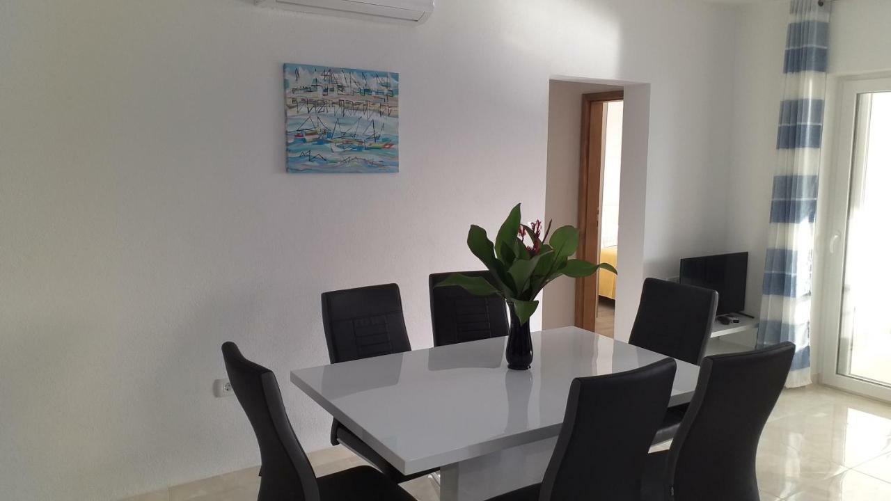 Apartment Zaklopatica Lastovo Bagian luar foto